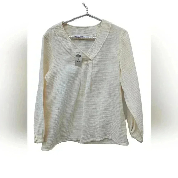 NWT L.L. Bean Women's Signature Gauzy Textured Shirt Item #CA509385 Size XSmall - Picture 3 of 5